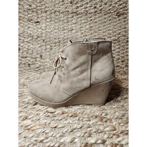 MERONA BROWN SUEDE LACE UP WEDGE HEELED ANKLE BOOTS Women’s Size 7